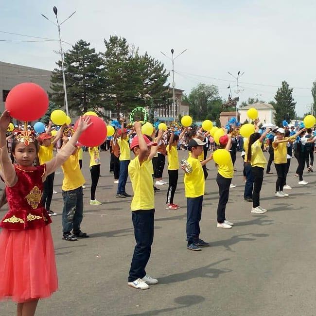 Балалар және жастар музыкалық оркестрлері мен ансамбльдерінің шеруі