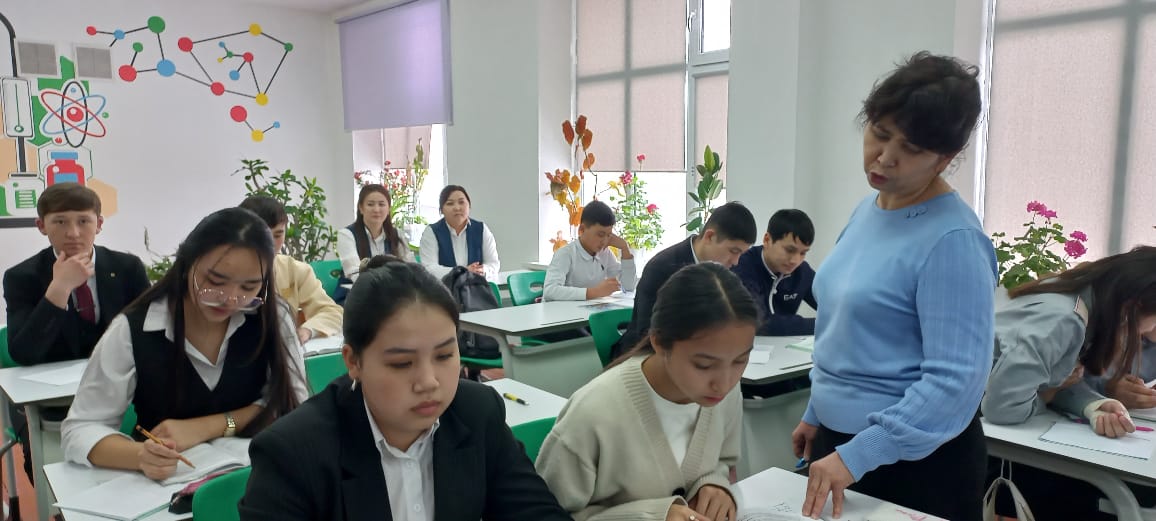 Өскелең ұрпақты бәсекеге қабілетті етіп тәрбиелеуде мұғалімнің орны ерекше.