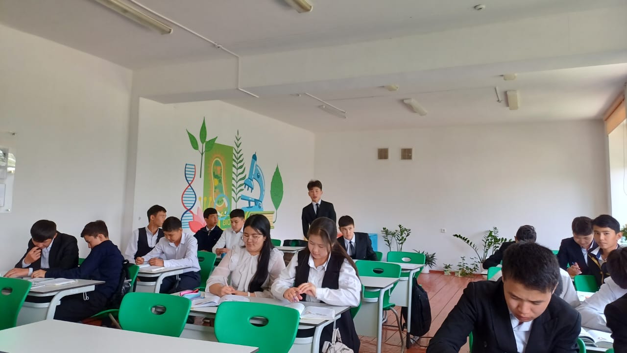 Сабақтар дәстүрлі форматта өткізілуде
