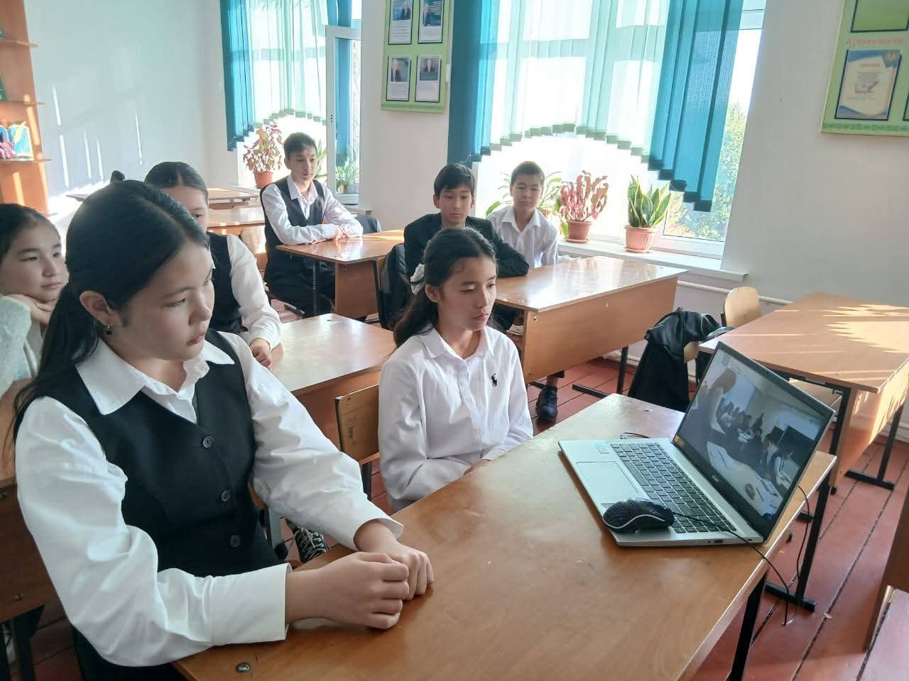 «Мектептегі қауіпсіз мінез-құлық ережелері» тақырыбында қауіпсіздік сабағы өткізілді.